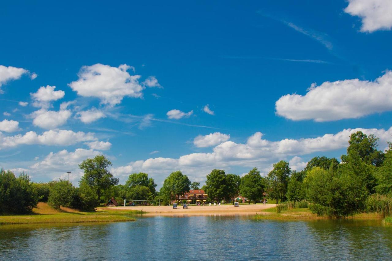 Ferienpark Mecklenburg Hotel Ziegendorf Bagian luar foto