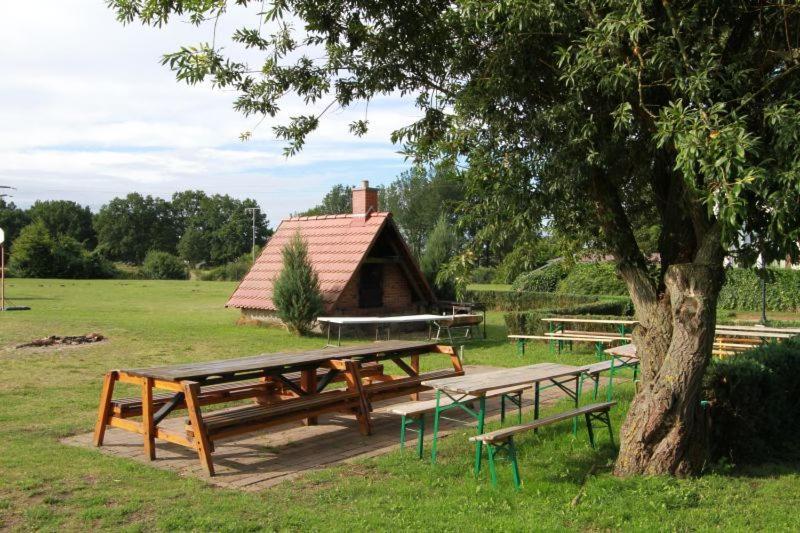 Ferienpark Mecklenburg Hotel Ziegendorf Bagian luar foto