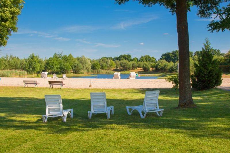 Ferienpark Mecklenburg Hotel Ziegendorf Bagian luar foto