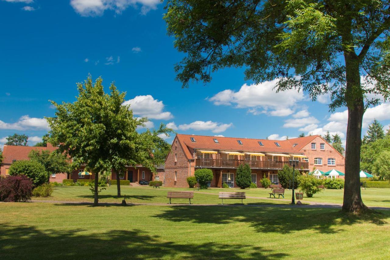 Ferienpark Mecklenburg Hotel Ziegendorf Bagian luar foto